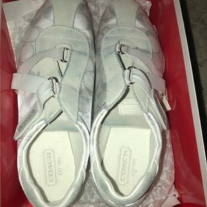 Coach Kyrie tennis shoes 8.5